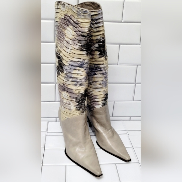 DIBRERA by Paolo Zanoli Soft Gray Leather High Heel Boot Pointed Toe Floral Plea - Picture 2 of 10